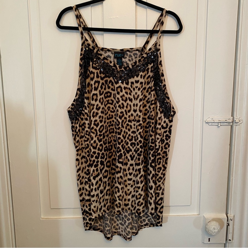✨rue 21+ animal print sequin detail top✨